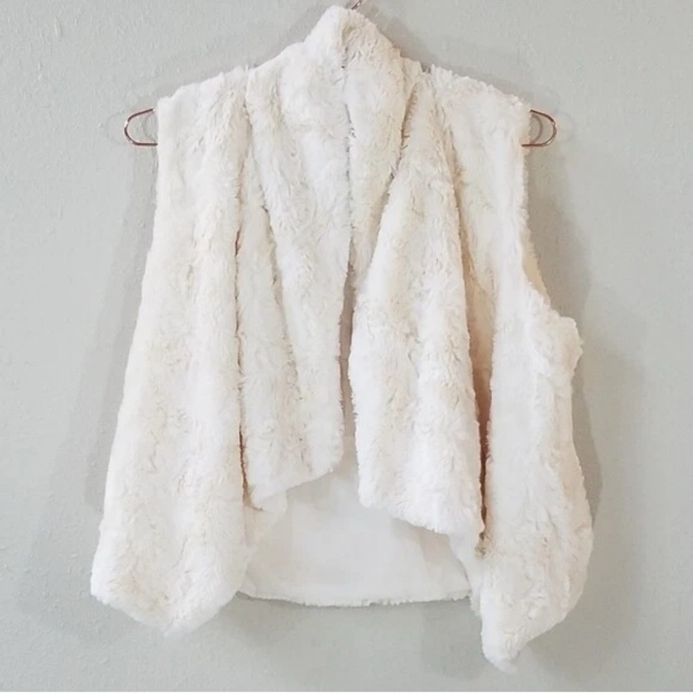 Jack by BB Dakota Cream faux fur Vest